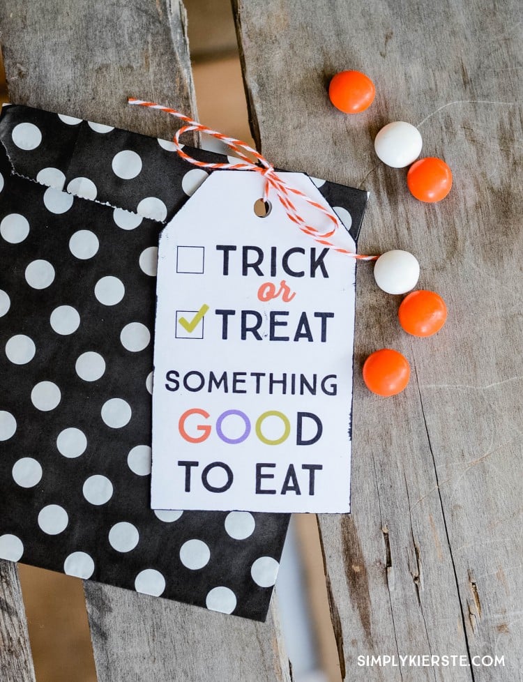 http://simplykierste.com/wp-content/uploads/2015/09/trick-or-treat-printable-tags-88-2-copy-750x978.jpg