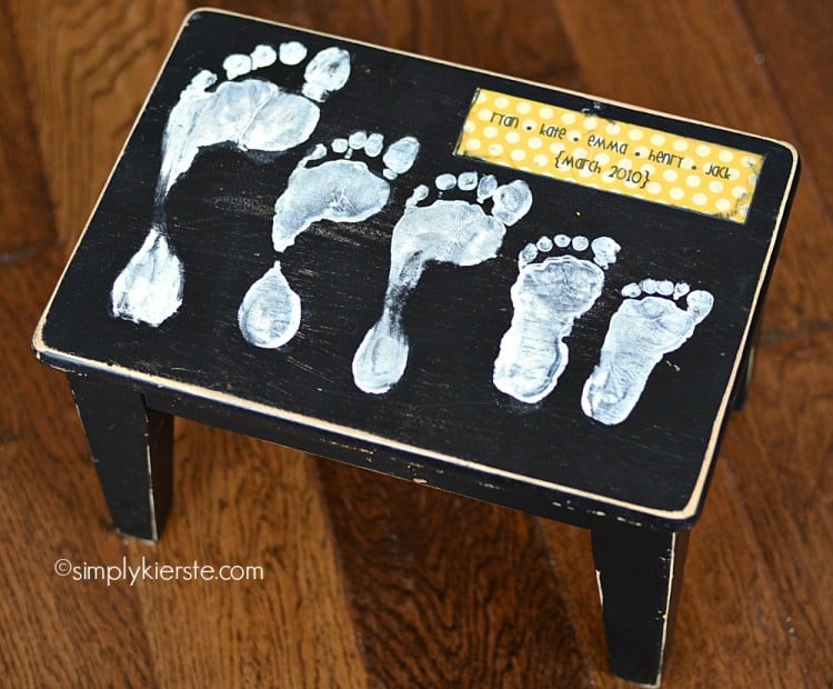 footprint stool | simplykierste.com