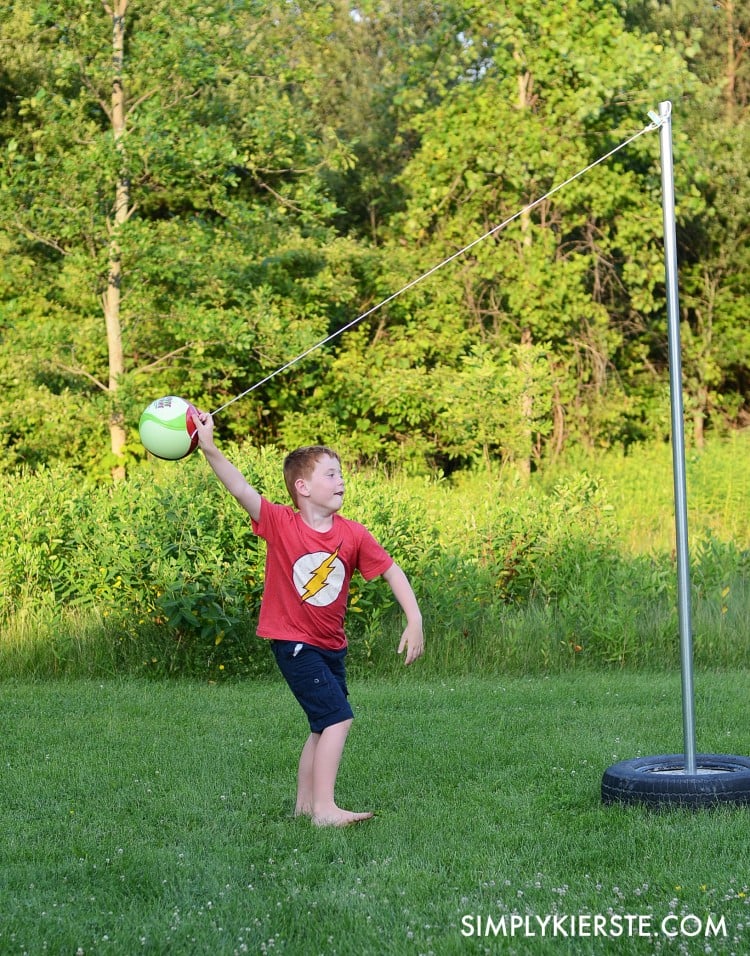 Backyard fun: Make your own DIY Tetherball set for half the cost! | simplykierste.com